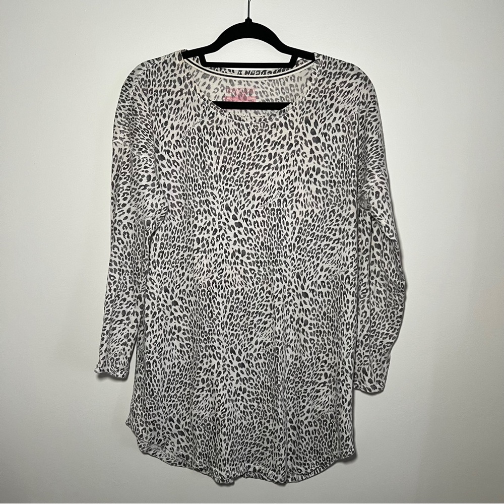 Victoria’s Secret Long Sleeve Leopard Sleep Shirt Night Gown Size S